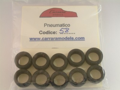 CM-P58 n° 10 Pneumatico in gomma battistrada puntinato pirelli misure DE 14 x DI 9,5 x L 7 - scala 1:43